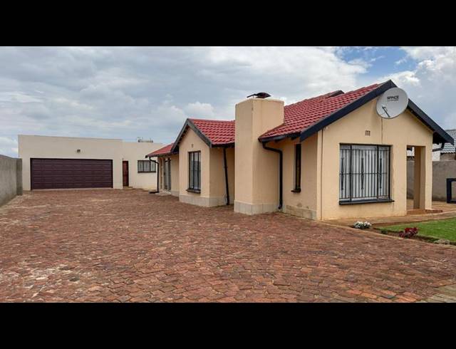 4 BEDROOM HOUSE FOR SALE IN LAWLEY
